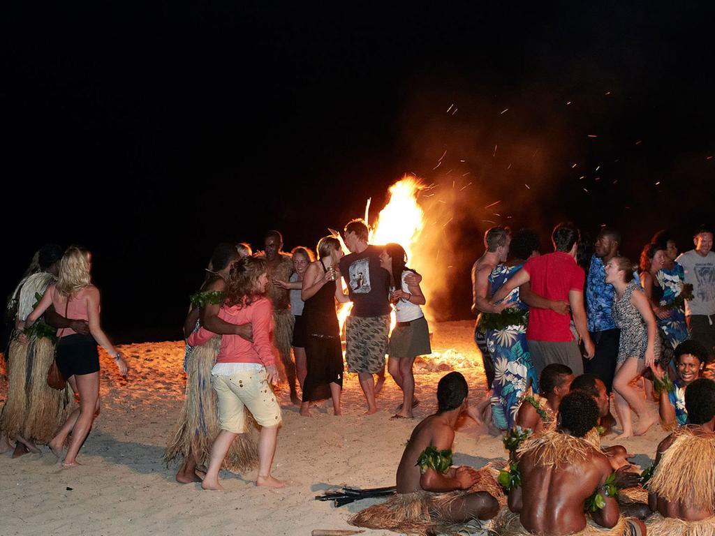 มานทาเรย์ไอซ์แลนด์รีสอร์ท Nanuya Balavu Island ภายนอก รูปภาพ